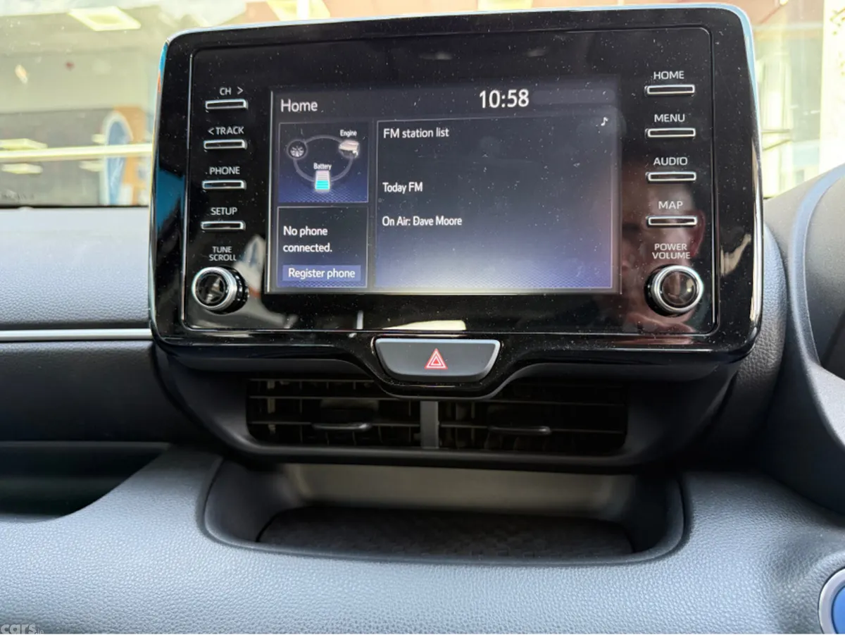 Toyota Yaris Hatchback, Petrol Hybrid, 2023, Grey