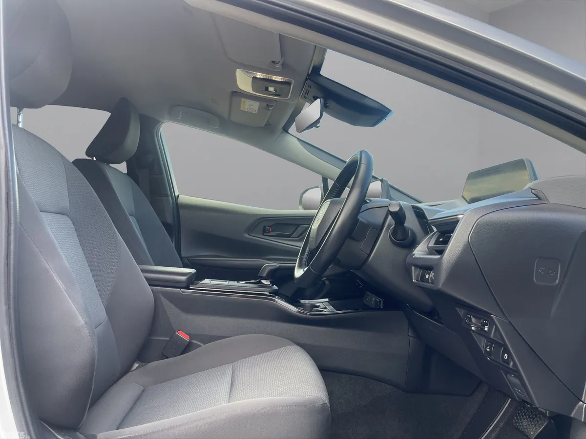 Toyota Prius Saloon, Petrol Hybrid, 2023, Silver