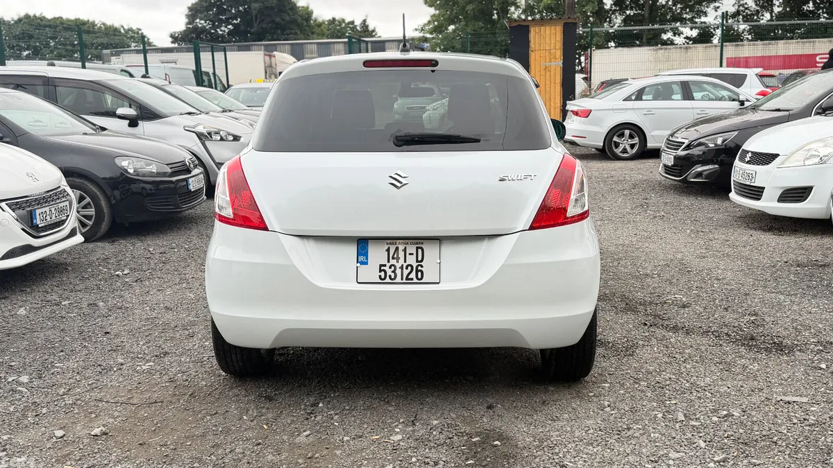 Suzuki Swift Hatchback, Petrol, 2014, White