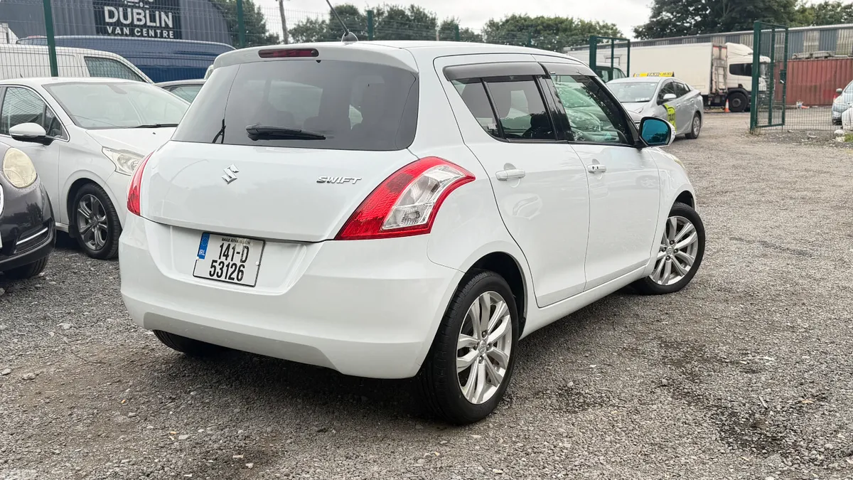 Suzuki Swift Hatchback, Petrol, 2014, White