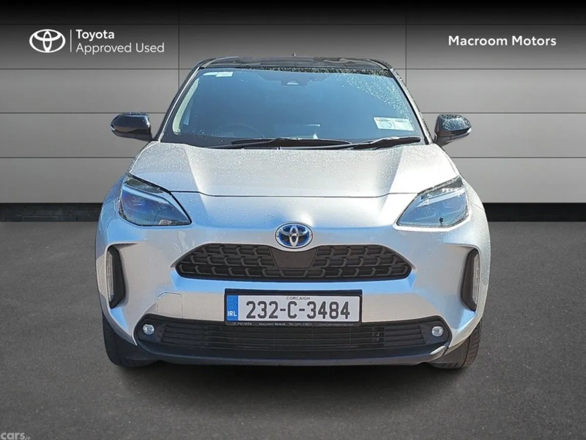 Toyota Yaris Cross Hatchback, Petrol Hybrid, 2023, Grey