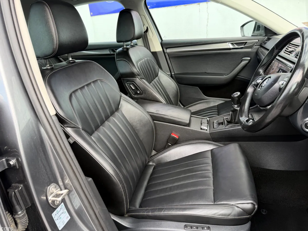 Skoda Superb Saloon, Diesel, 2022, Grey