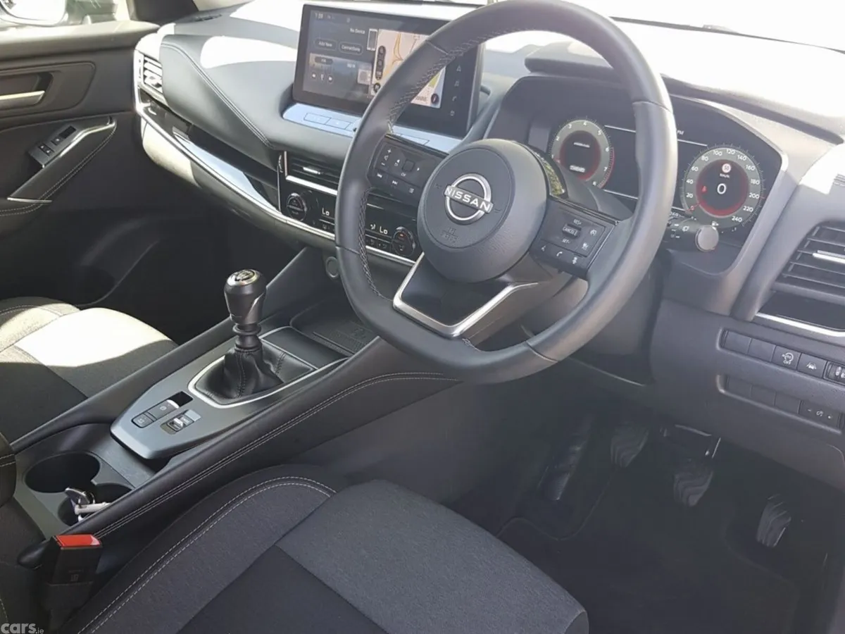 Nissan Qashqai MPV, Petrol, 2024, Grey