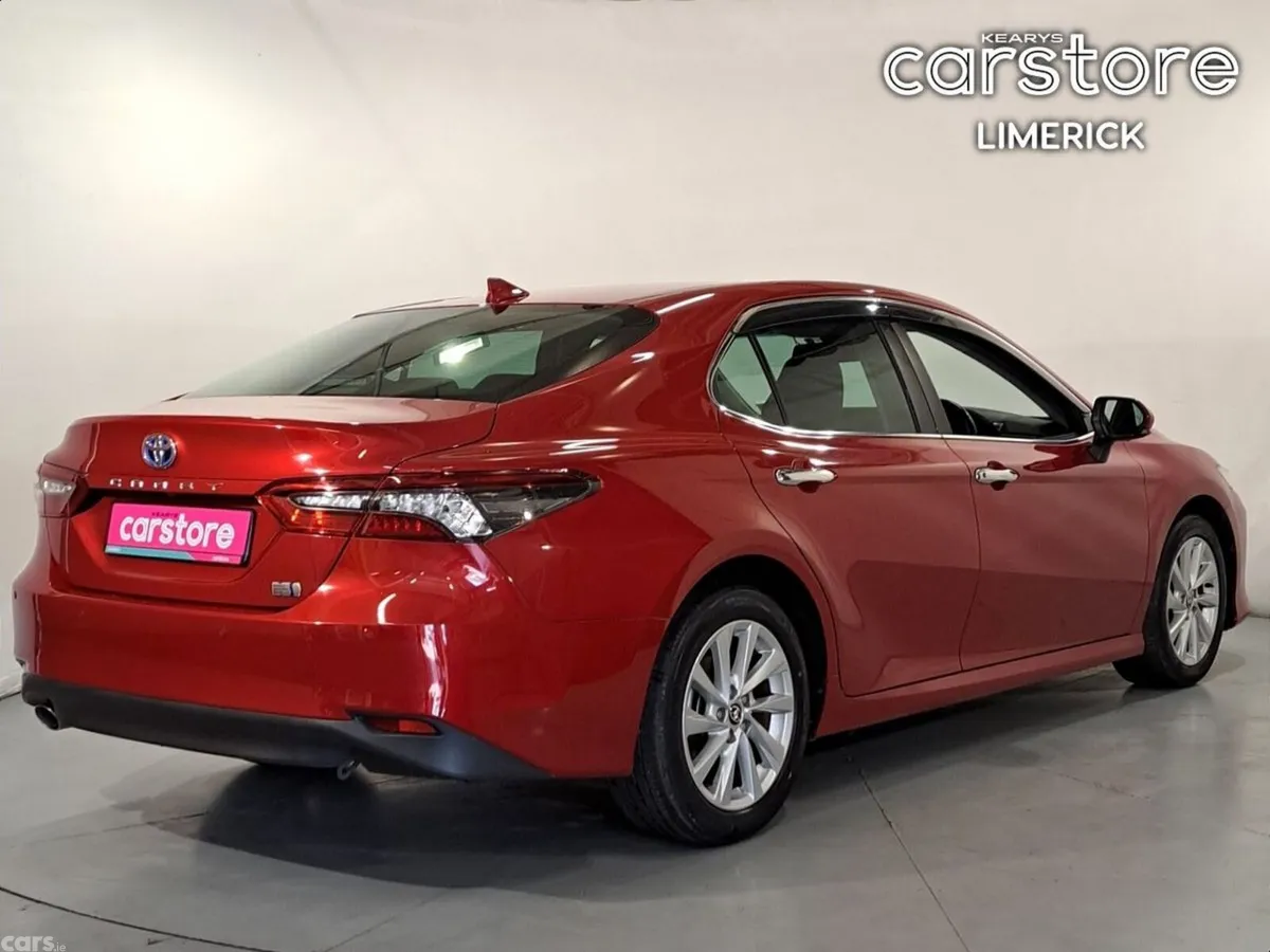 Toyota Camry Saloon, Petrol Hybrid, 2021, Red
