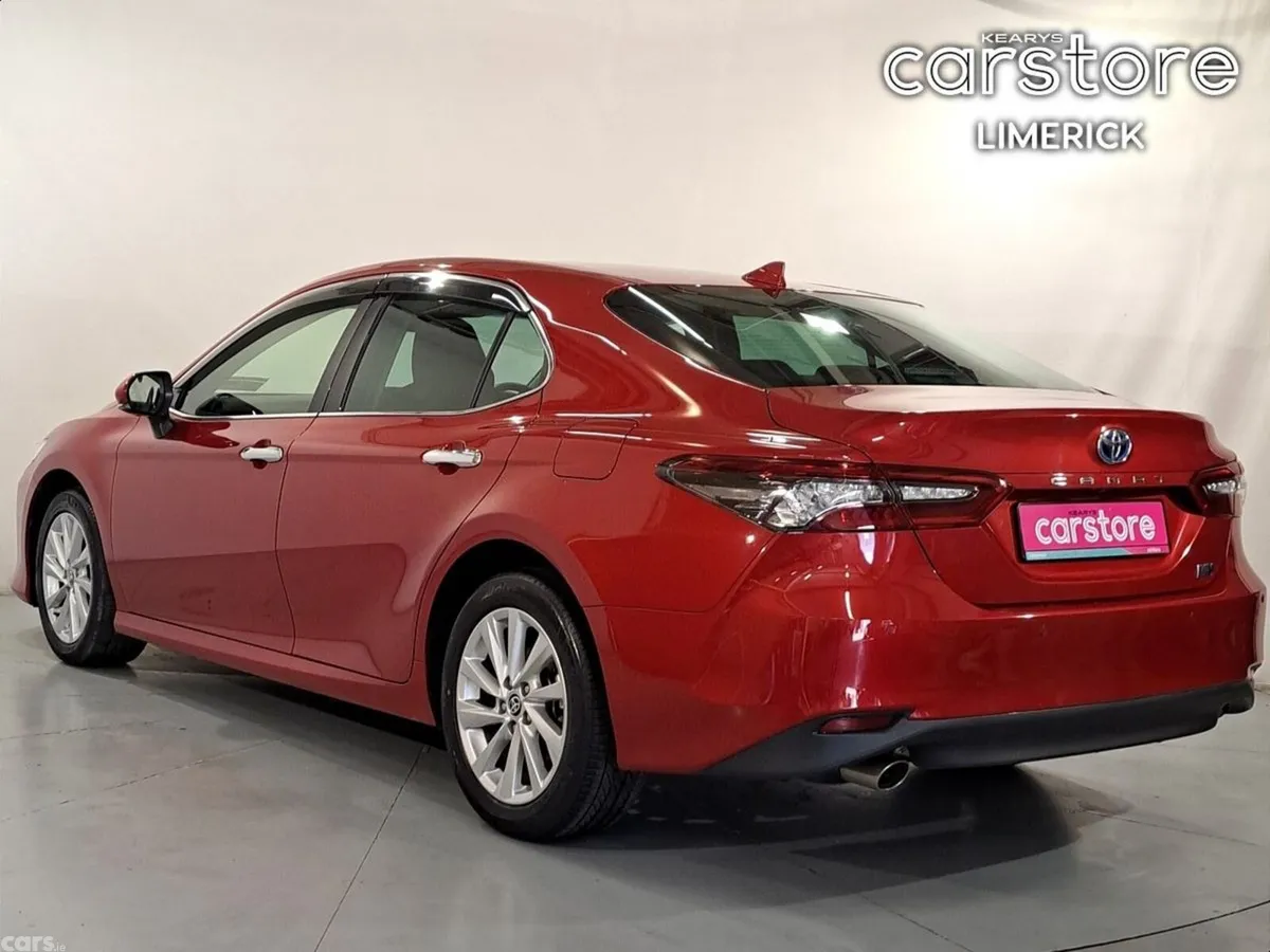 Toyota Camry Saloon, Petrol Hybrid, 2021, Red