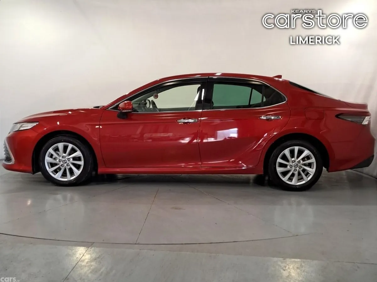 Toyota Camry Saloon, Petrol Hybrid, 2021, Red