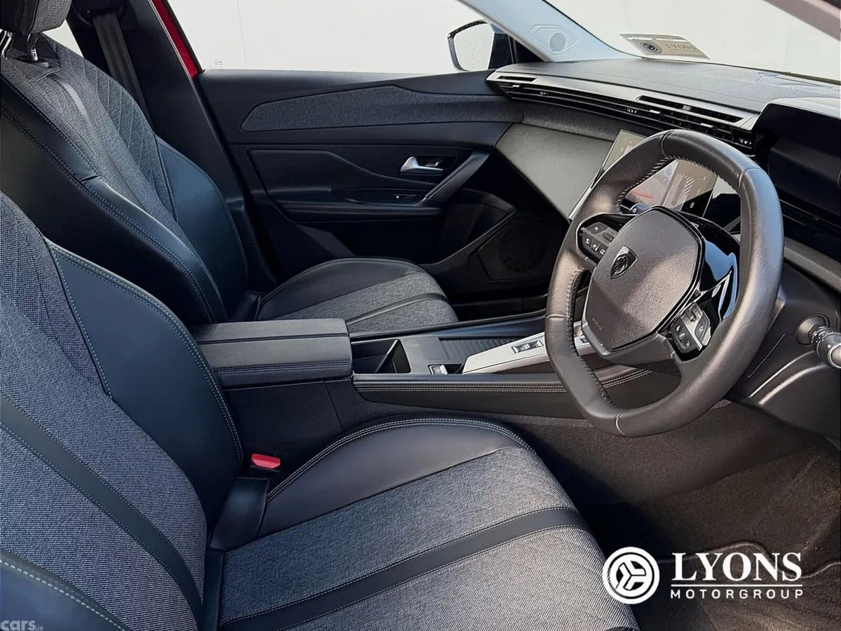 Peugeot 408 Hatchback, Petrol, 2025, Red