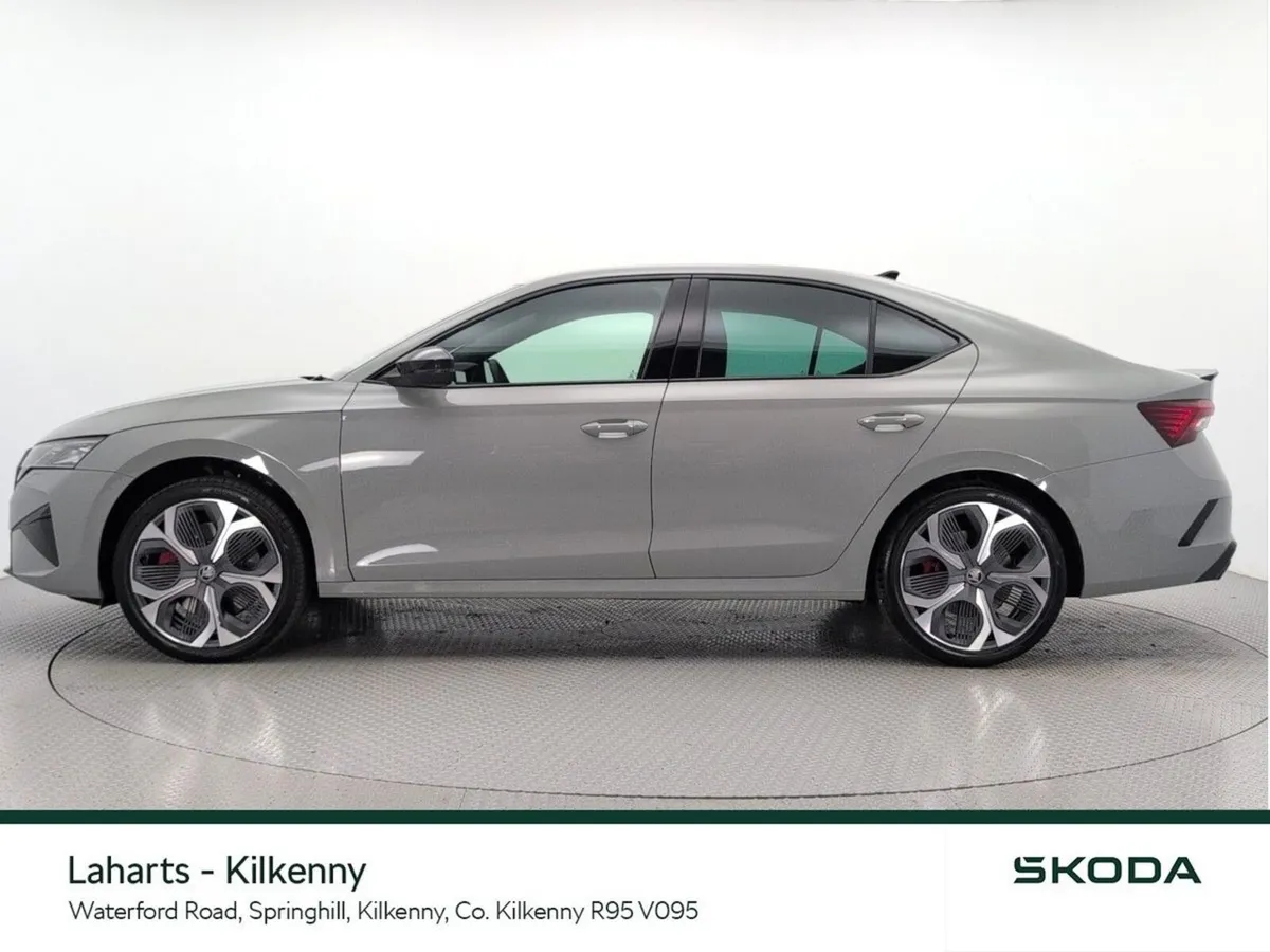 Skoda Octavia Saloon, Petrol, 2026, Grey