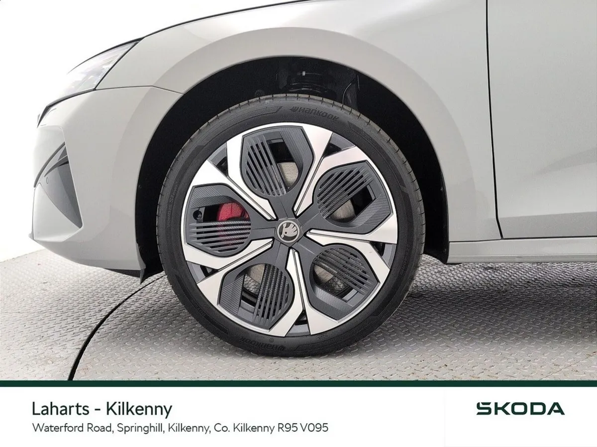 Skoda Octavia Saloon, Petrol, 2026, Grey