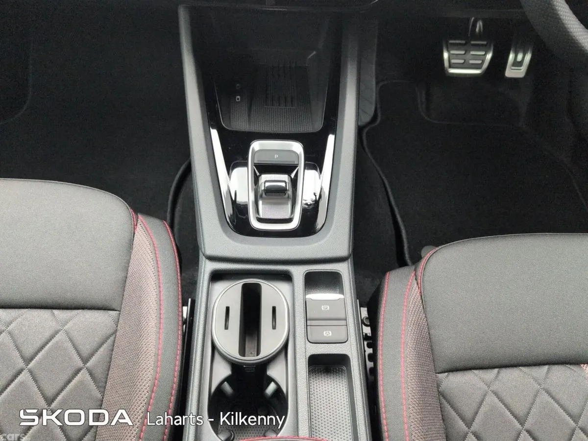 Skoda Octavia Saloon, Petrol, 2026, Grey