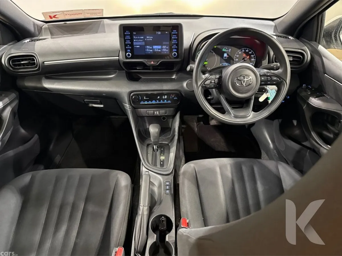 Toyota Yaris Hatchback, Petrol Hybrid, 2023, White