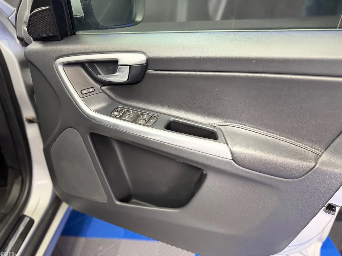 Volvo XC60 SUV, Diesel, 2015, Silver