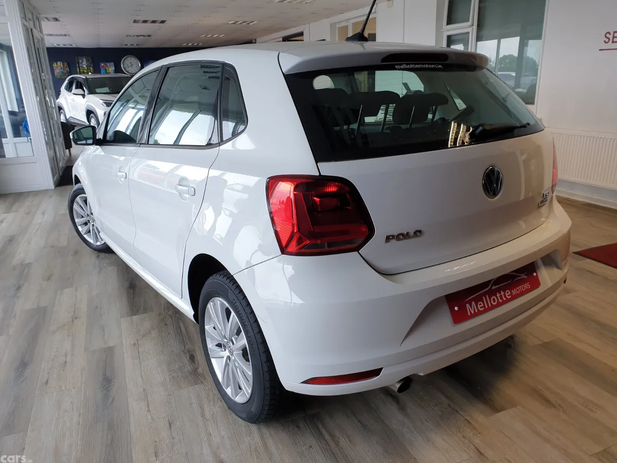Volkswagen Polo Hatchback, Petrol, 2017, White