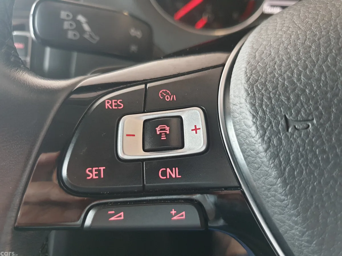 Volkswagen Polo Hatchback, Petrol, 2017, White