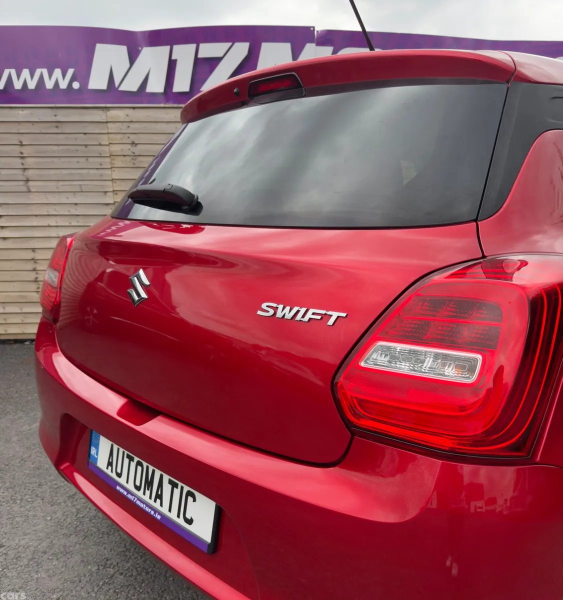 Suzuki Swift Hatchback, Petrol, 2020, Red