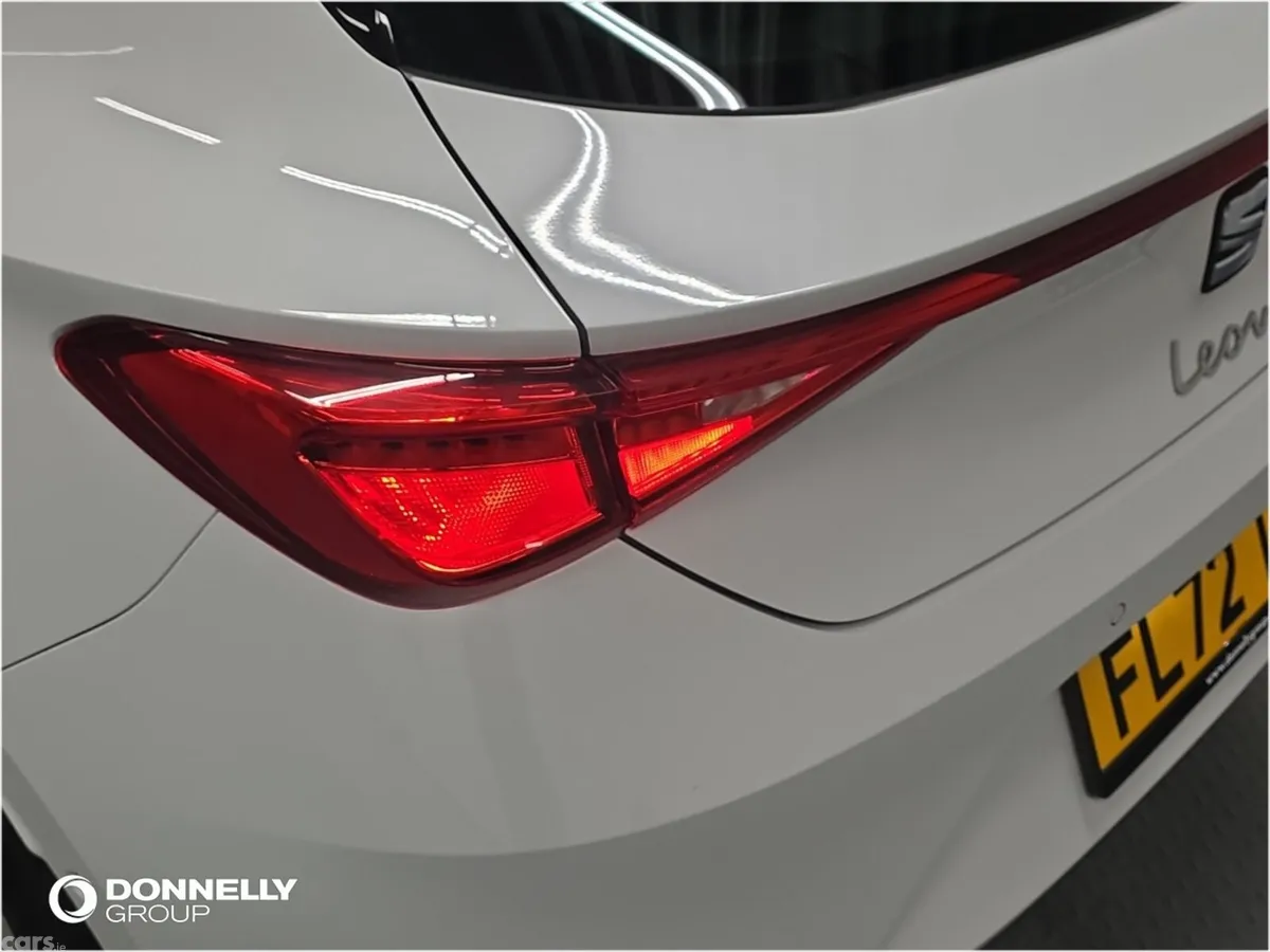 SEAT Leon Hatchback, Petrol, 2023, White