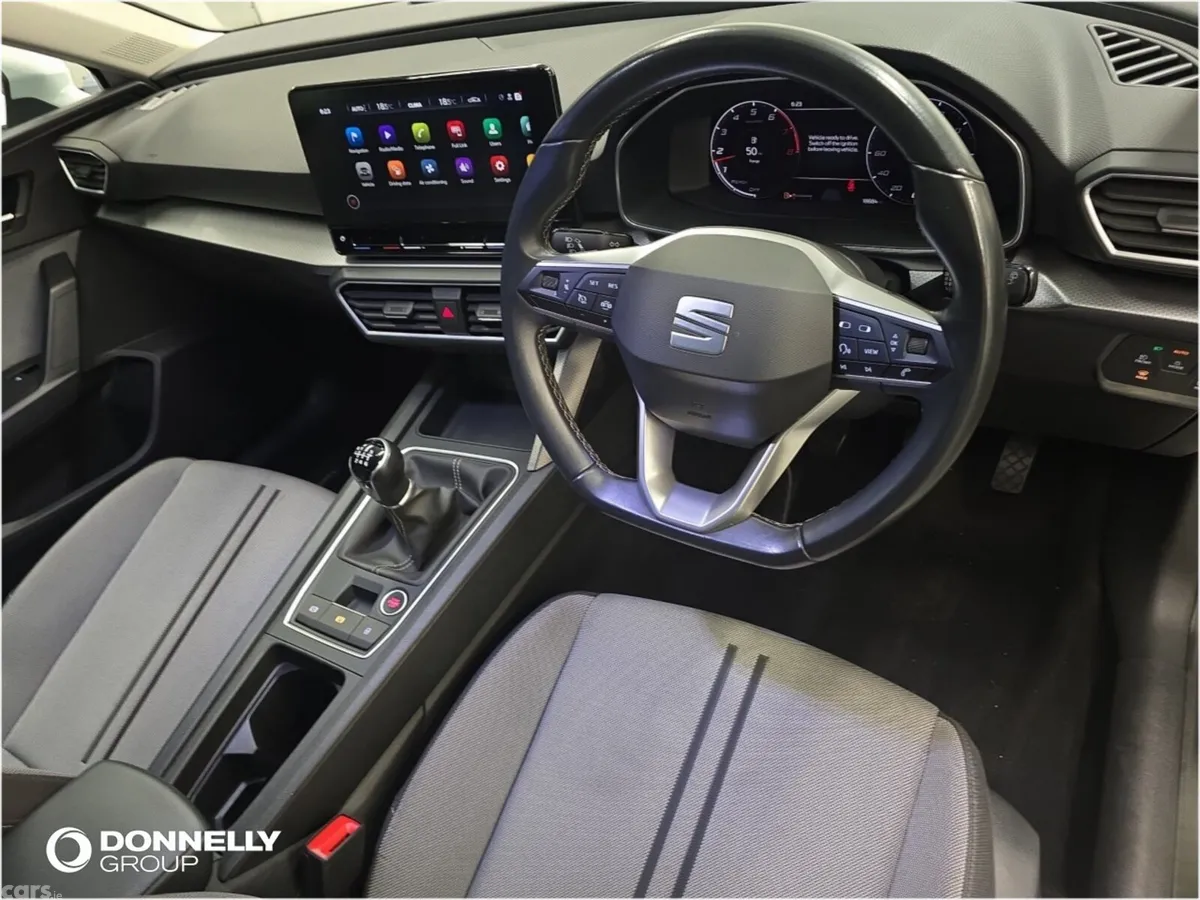 SEAT Leon Hatchback, Petrol, 2023, White
