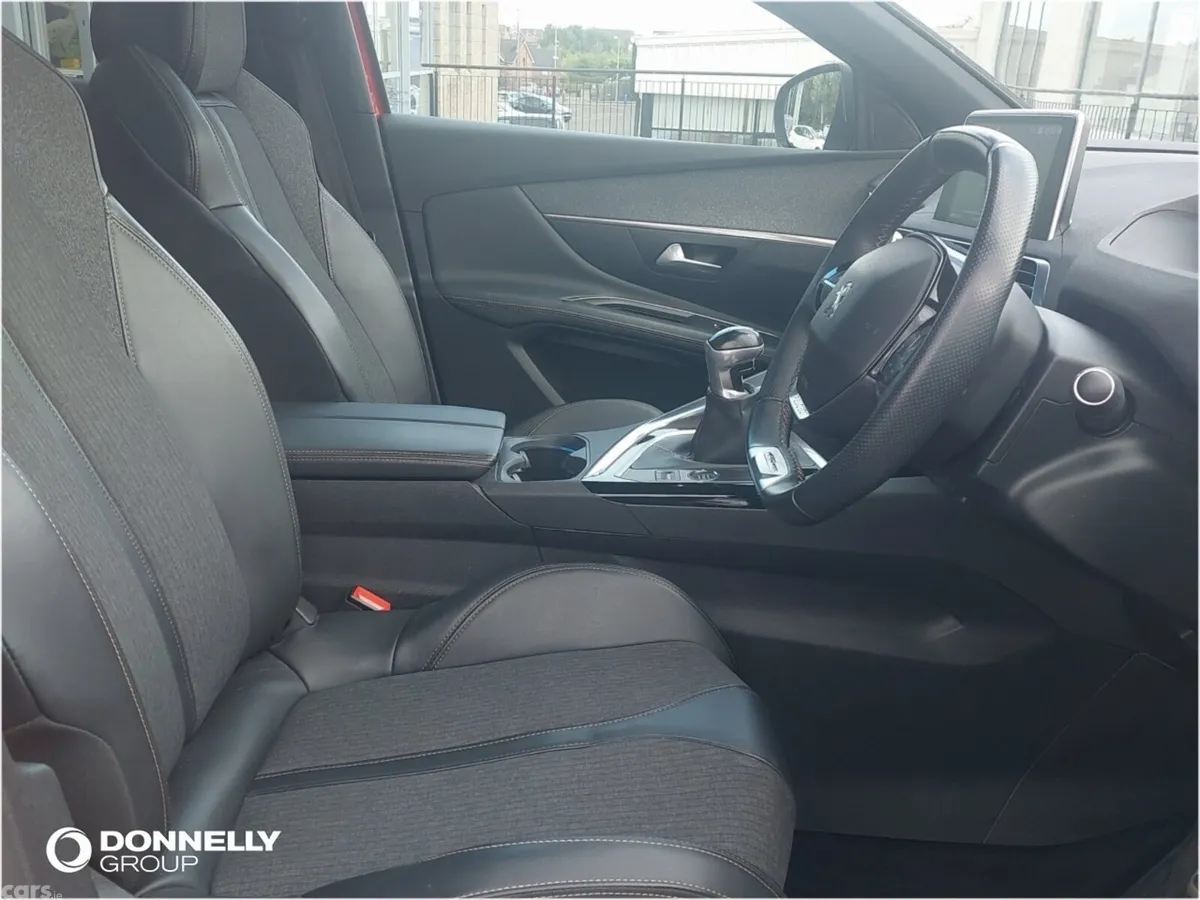 Peugeot 3008 Estate, Petrol, 2019, Red