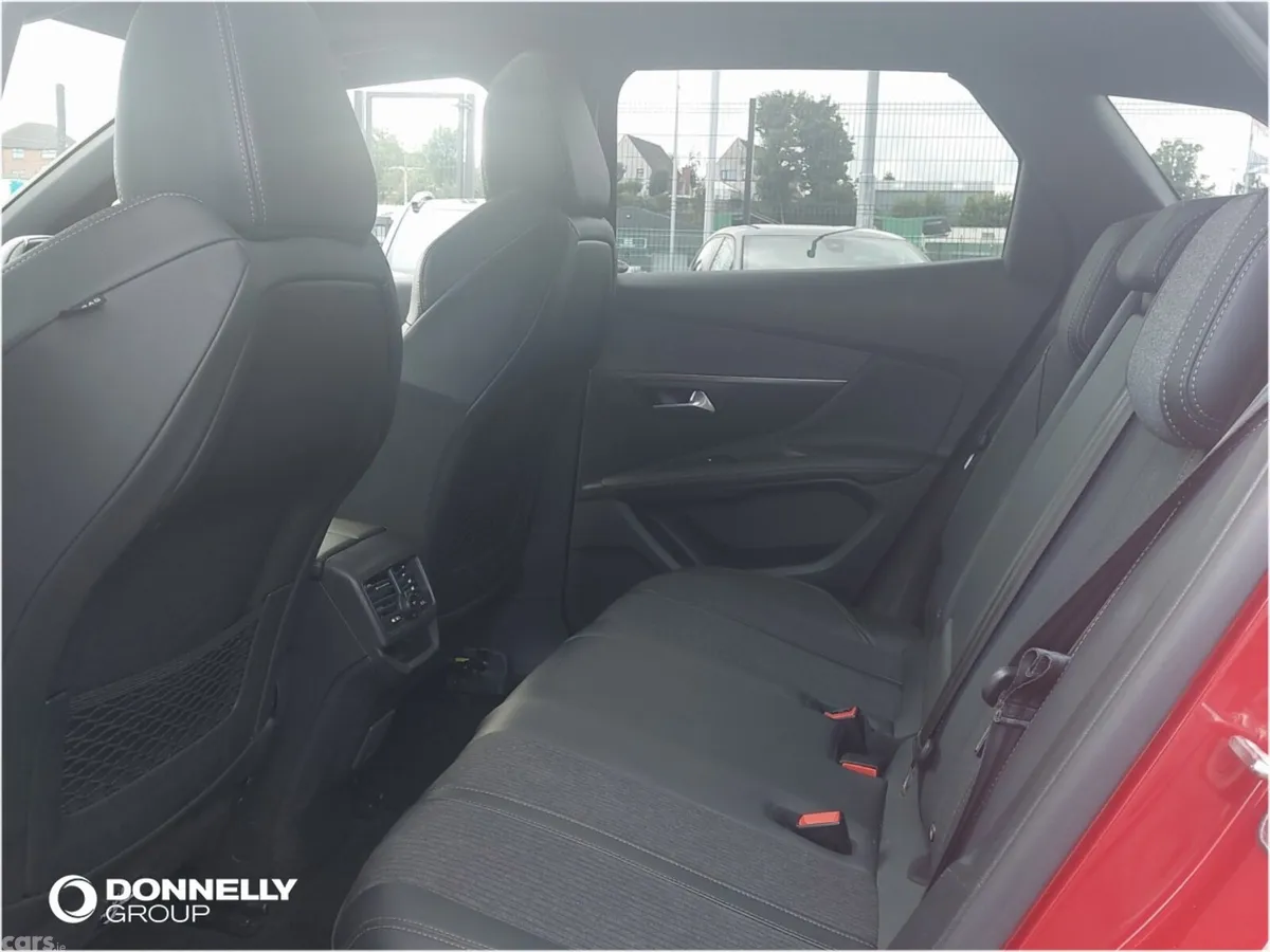 Peugeot 3008 Estate, Petrol, 2019, Red
