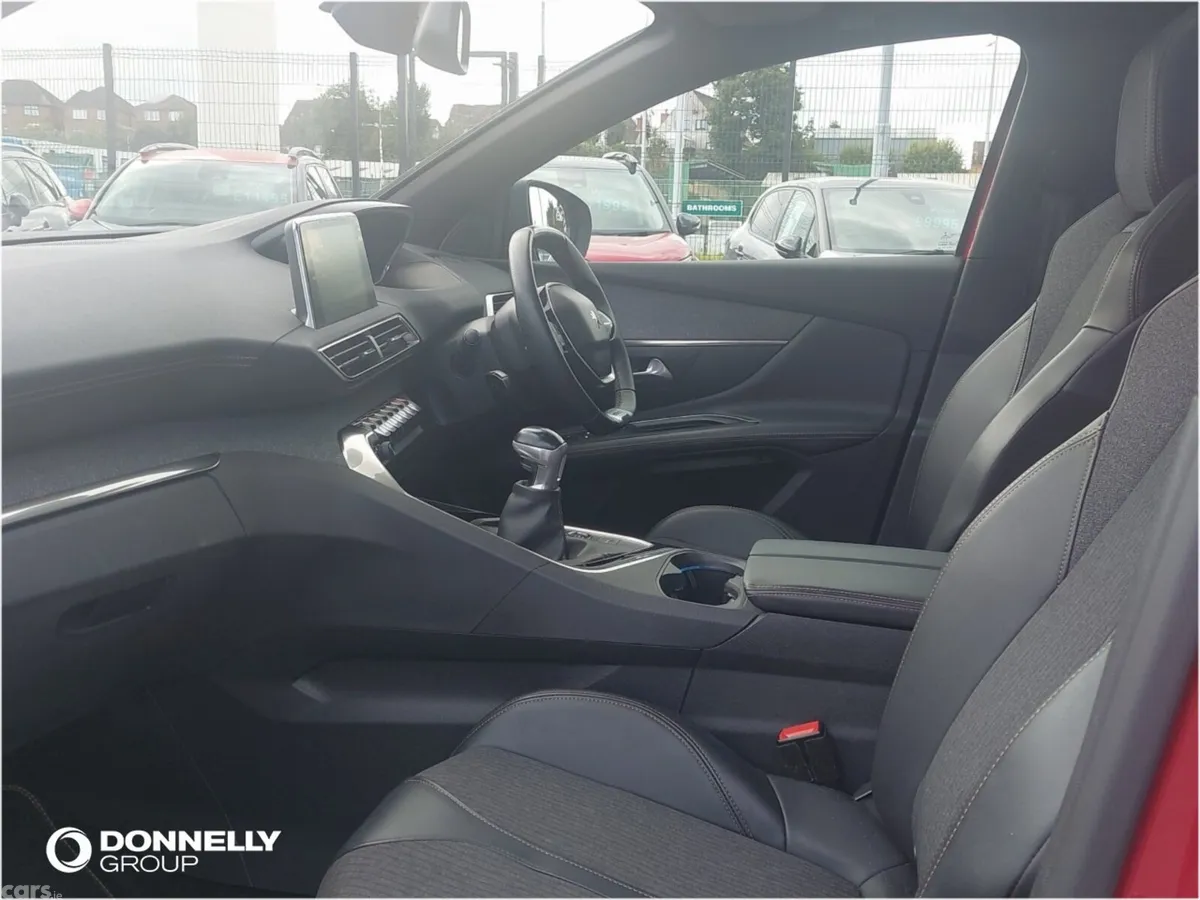 Peugeot 3008 Estate, Petrol, 2019, Red