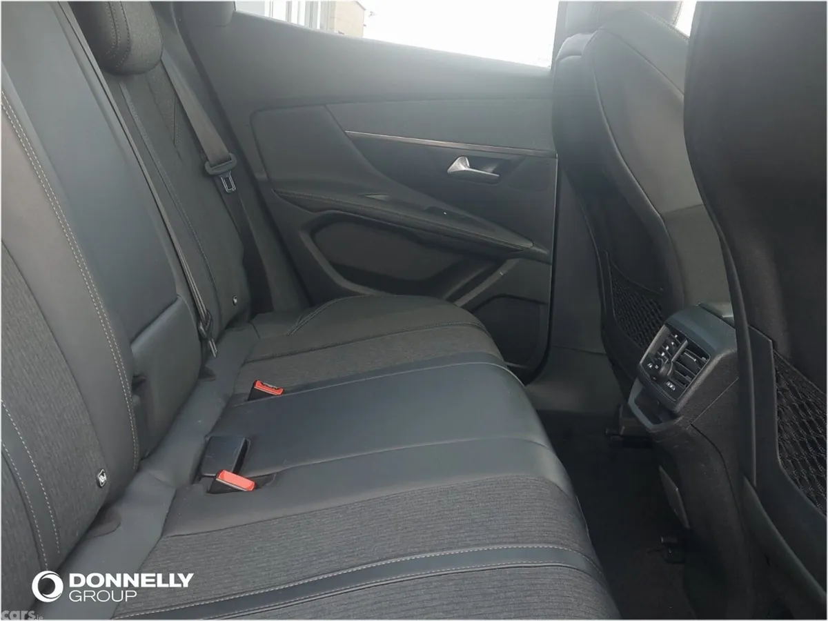 Peugeot 3008 Estate, Petrol, 2019, Red