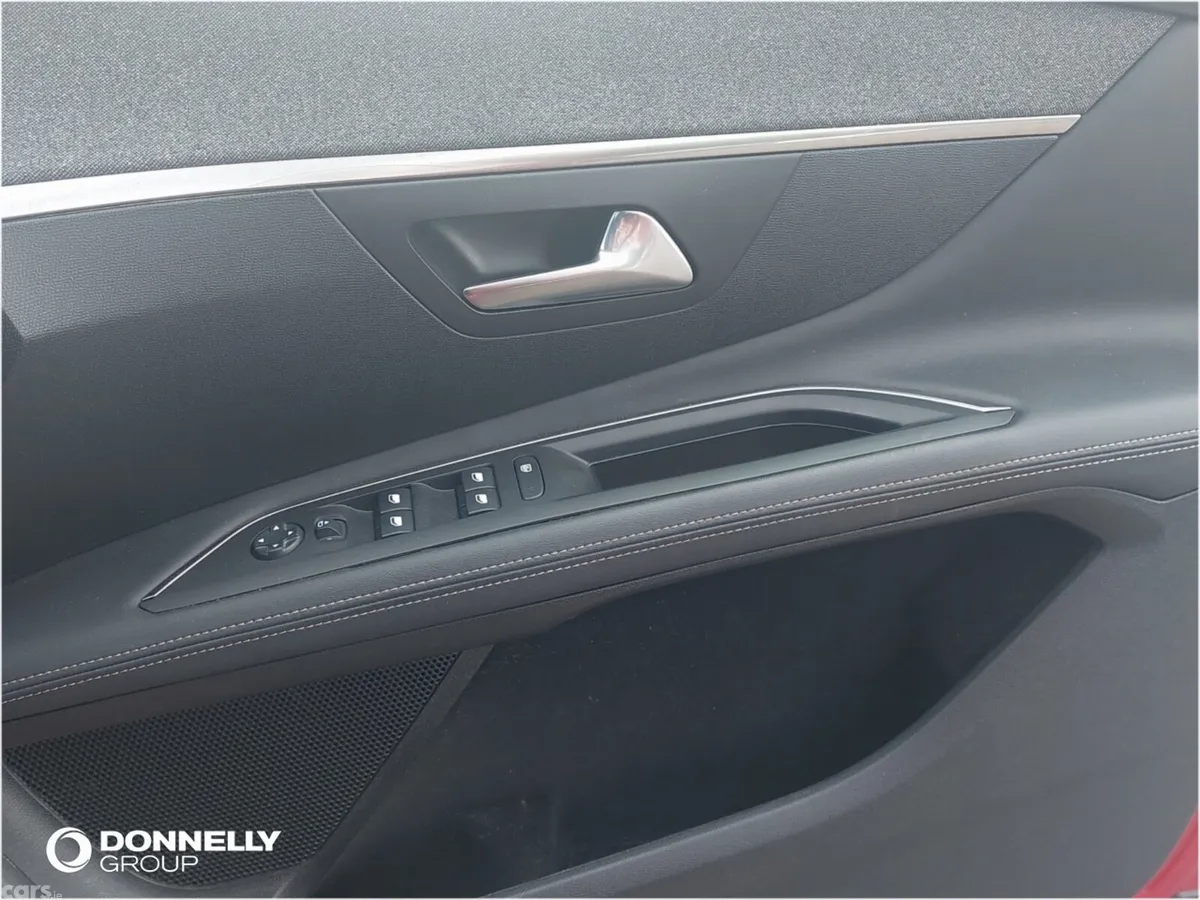 Peugeot 3008 Estate, Petrol, 2019, Red