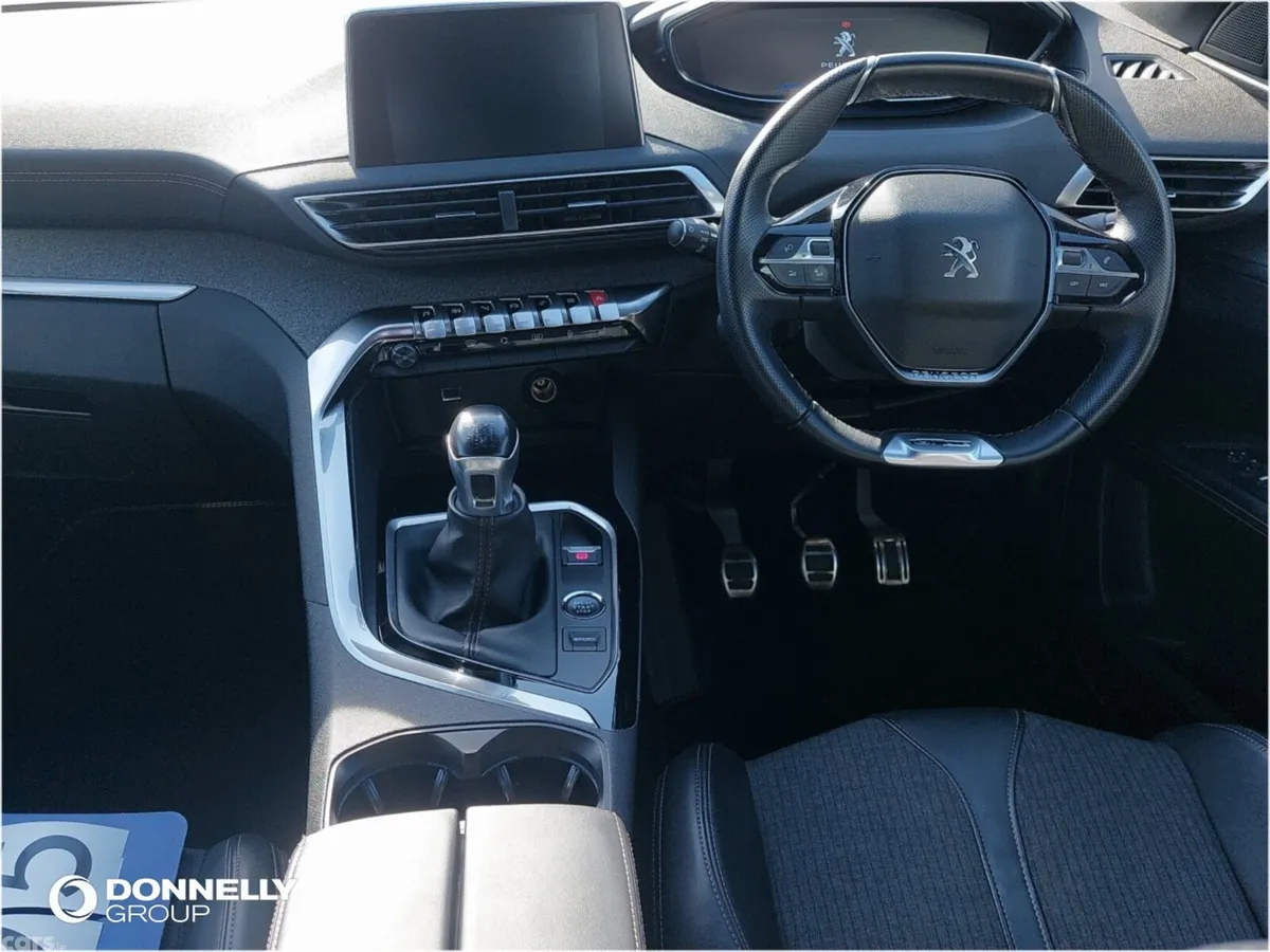 Peugeot 3008 Estate, Petrol, 2019, Red