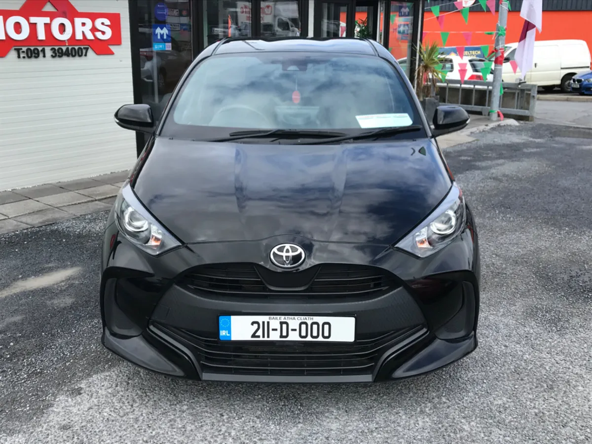 Toyota Yaris Hatchback, Petrol, 2021, Black