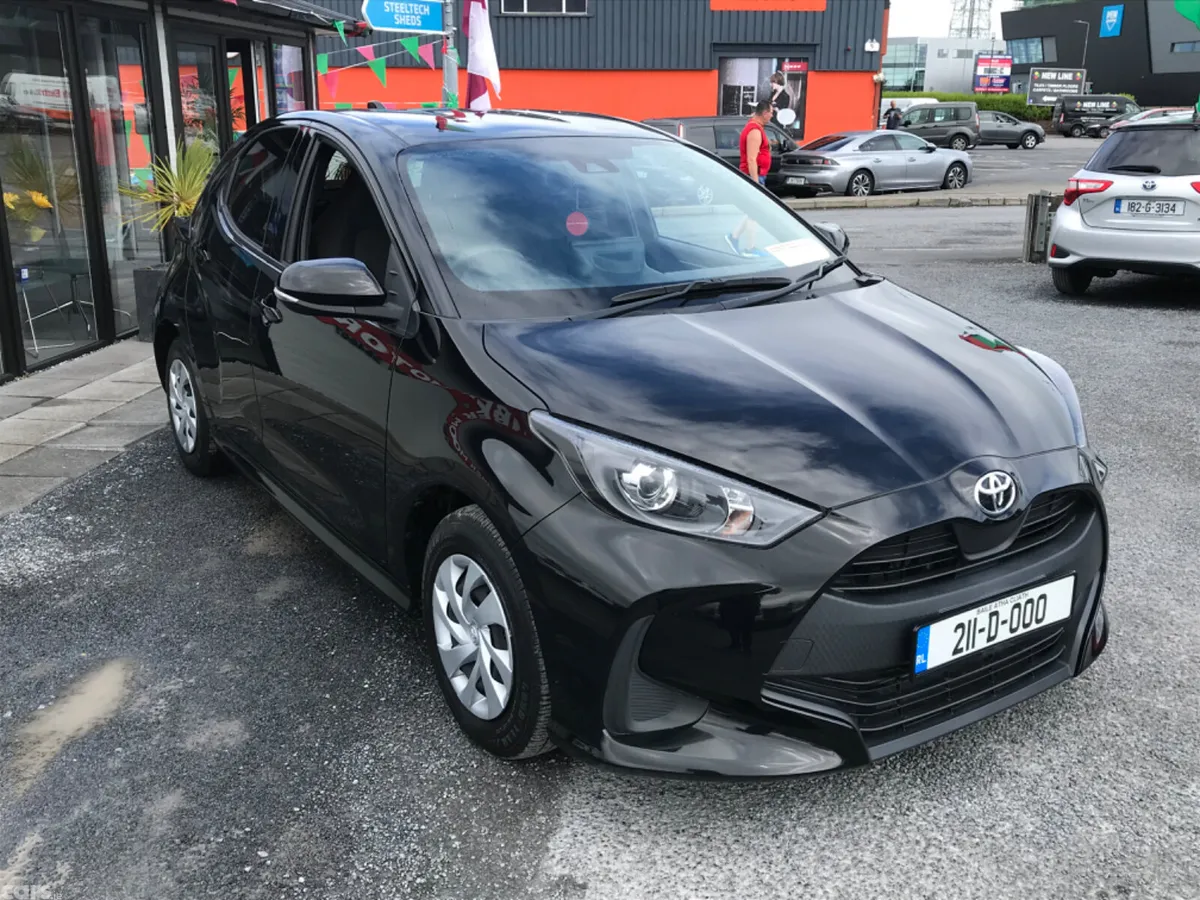 Toyota Yaris Hatchback, Petrol, 2021, Black