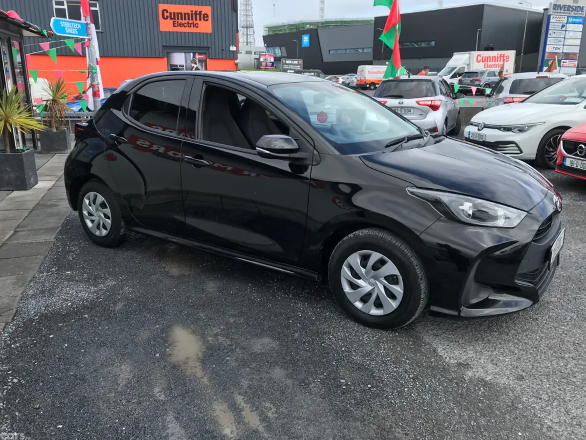 Toyota Yaris Hatchback, Petrol, 2021, Black