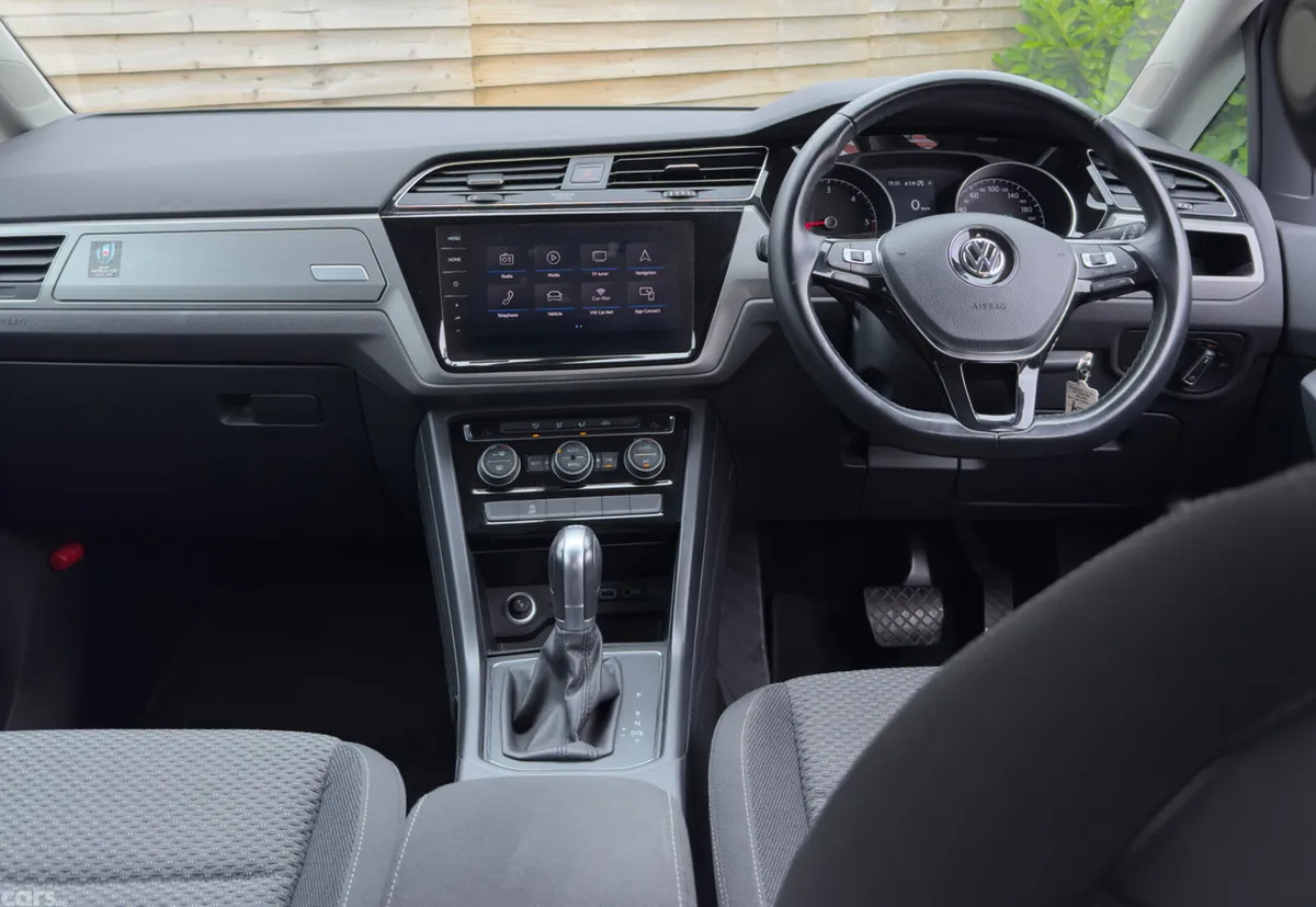 Volkswagen Touran MPV, Diesel, 2018, Blue