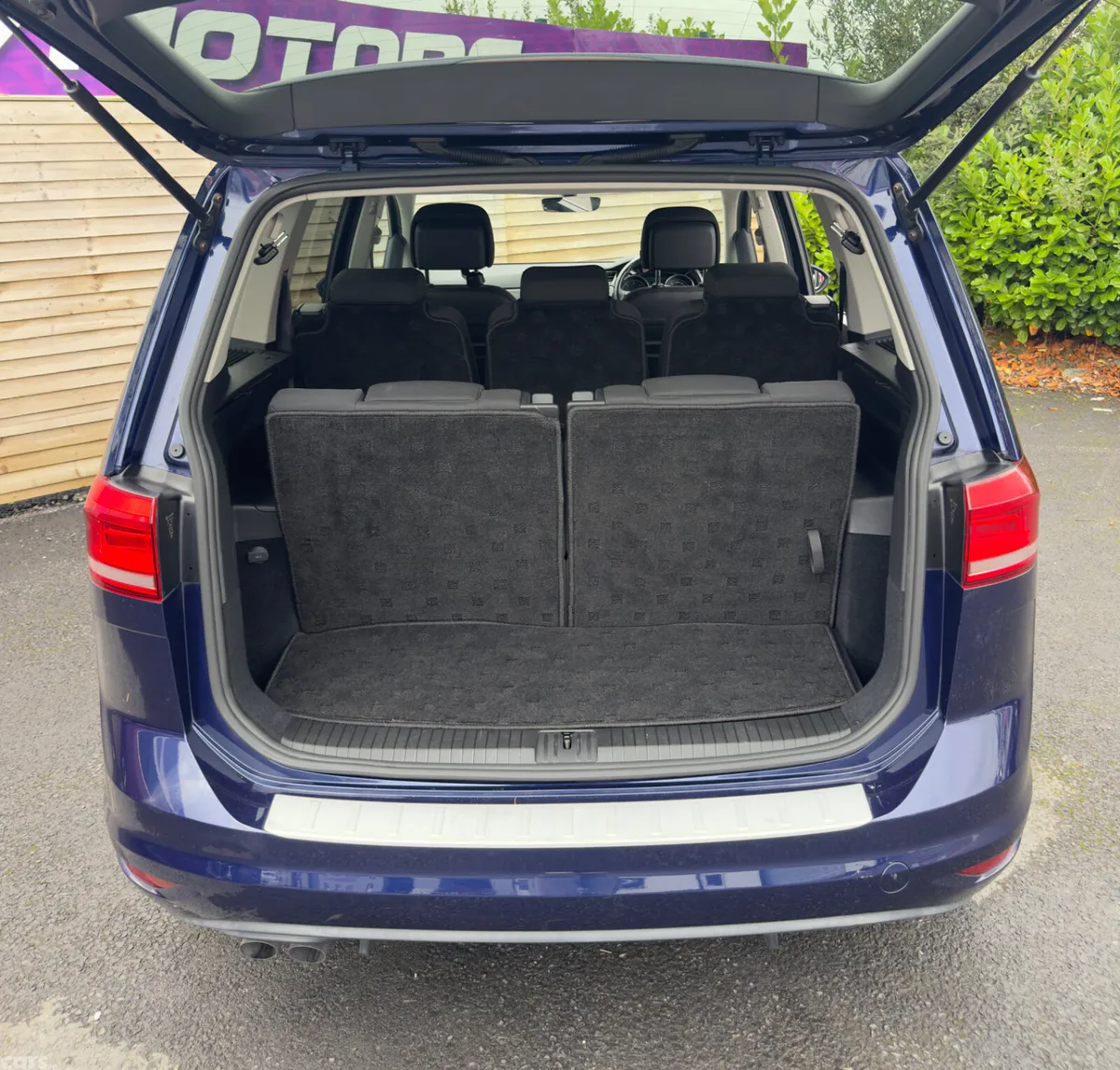Volkswagen Touran MPV, Diesel, 2018, Blue