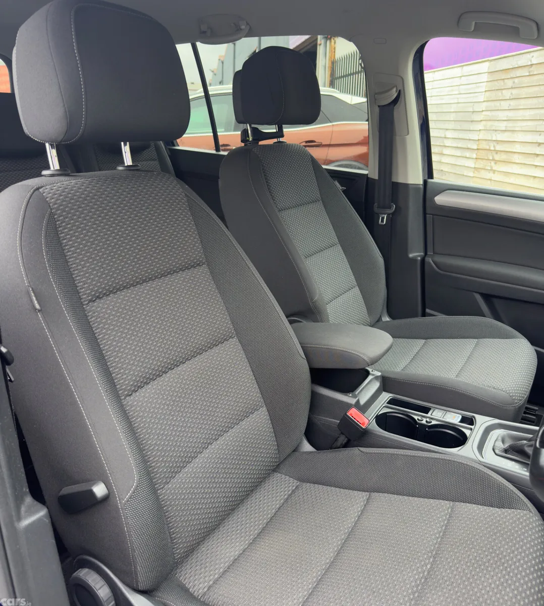 Volkswagen Touran MPV, Diesel, 2018, Blue