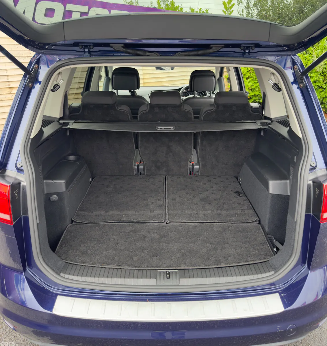 Volkswagen Touran MPV, Diesel, 2018, Blue