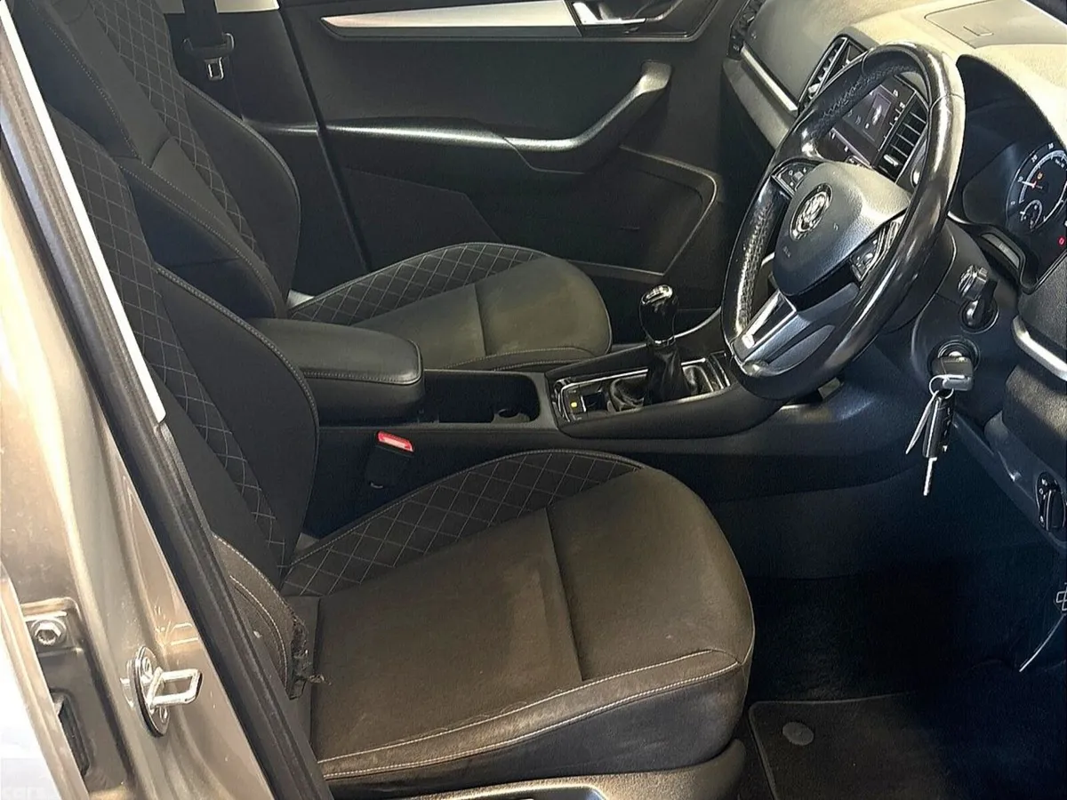 Skoda Karoq Estate, Petrol, 2019, Grey