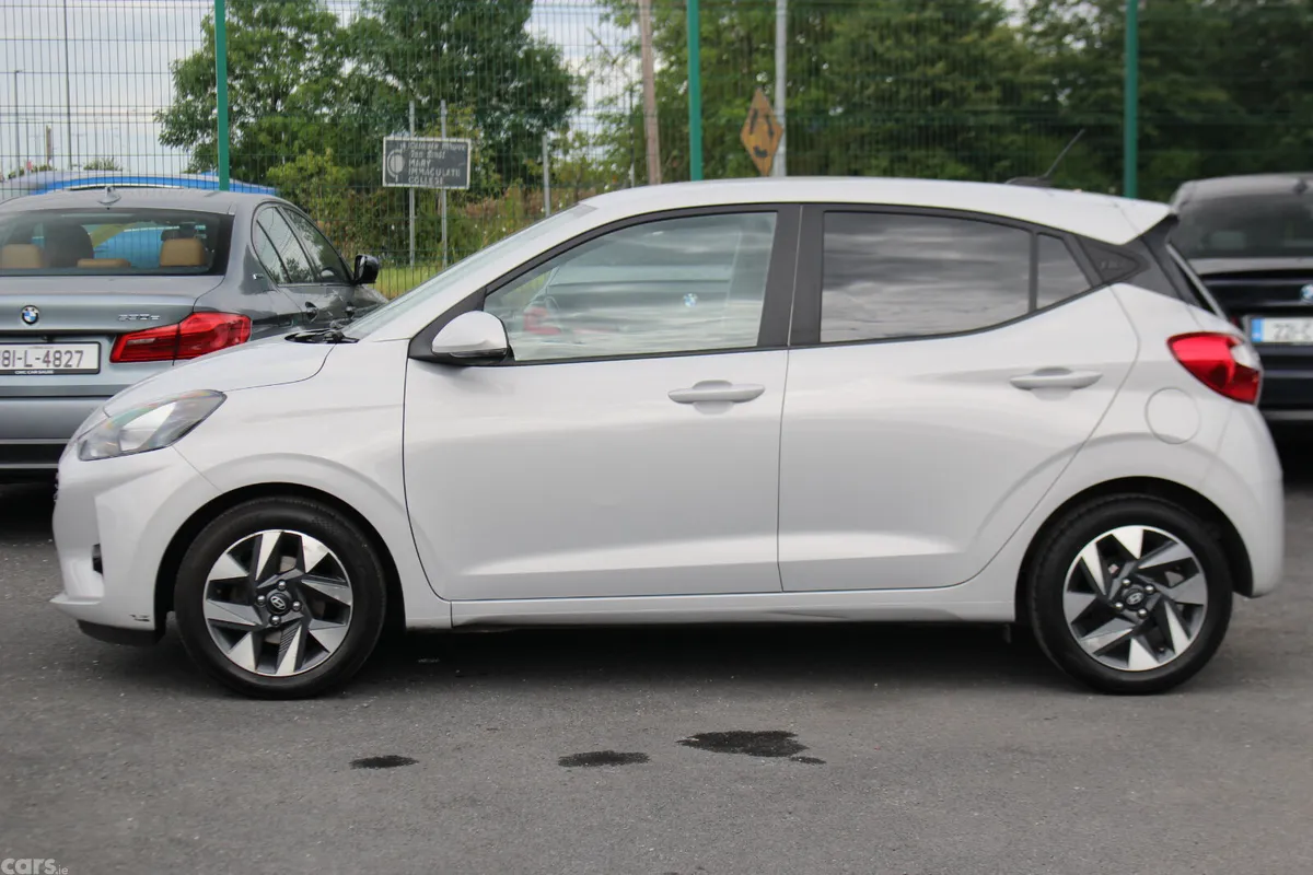 Hyundai i10 Hatchback, Petrol, 2023, Grey