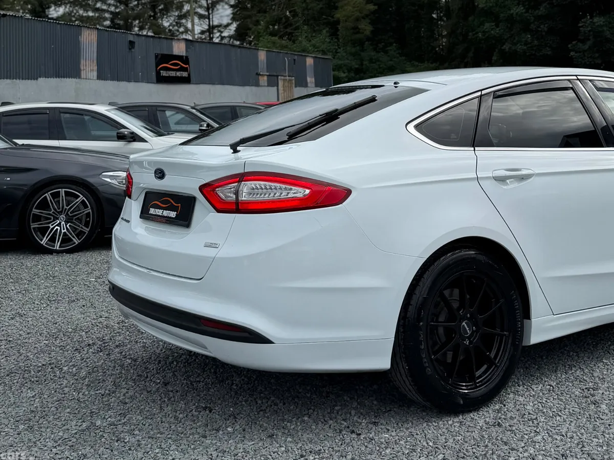 Ford Mondeo Hatchback, Diesel, 2017, White