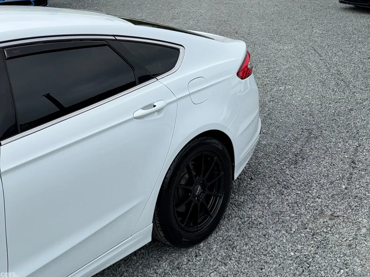 Ford Mondeo Hatchback, Diesel, 2017, White