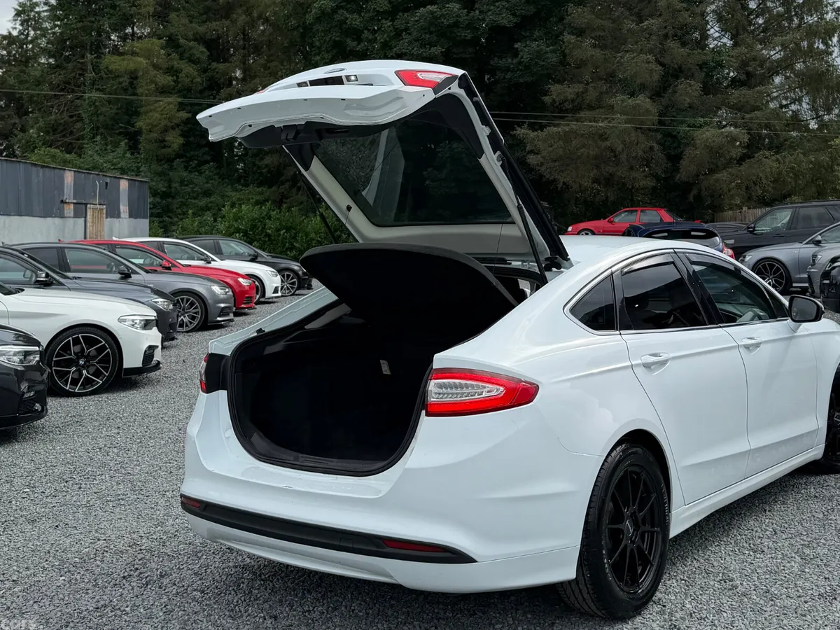 Ford Mondeo Hatchback, Diesel, 2017, White