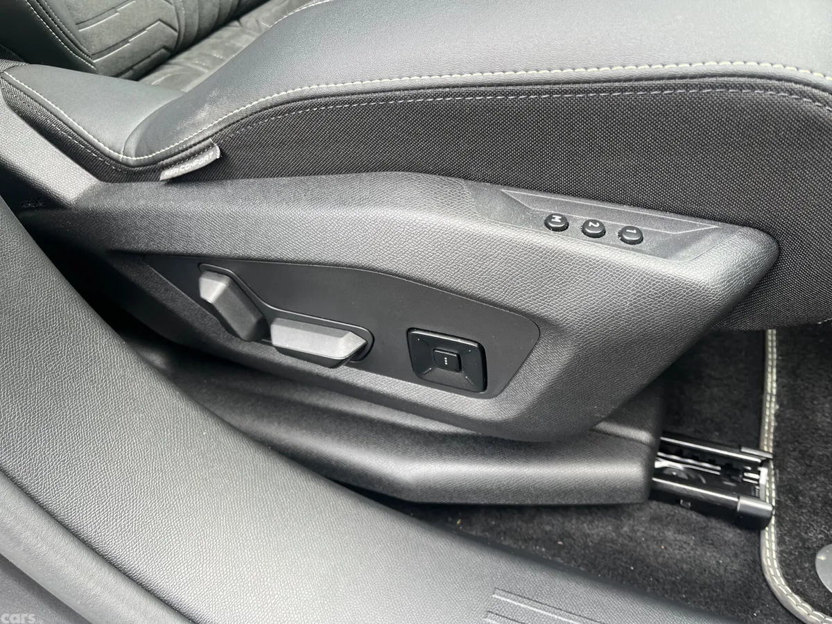 Peugeot 5008 MPV, Petrol Hybrid, 2025, Grey