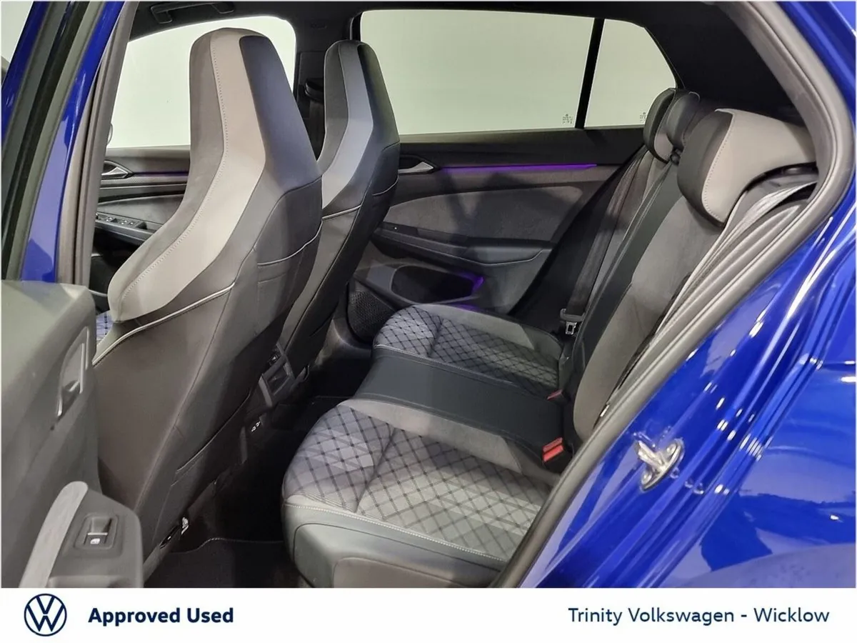 Volkswagen Golf Estate, Petrol, 2023, Blue
