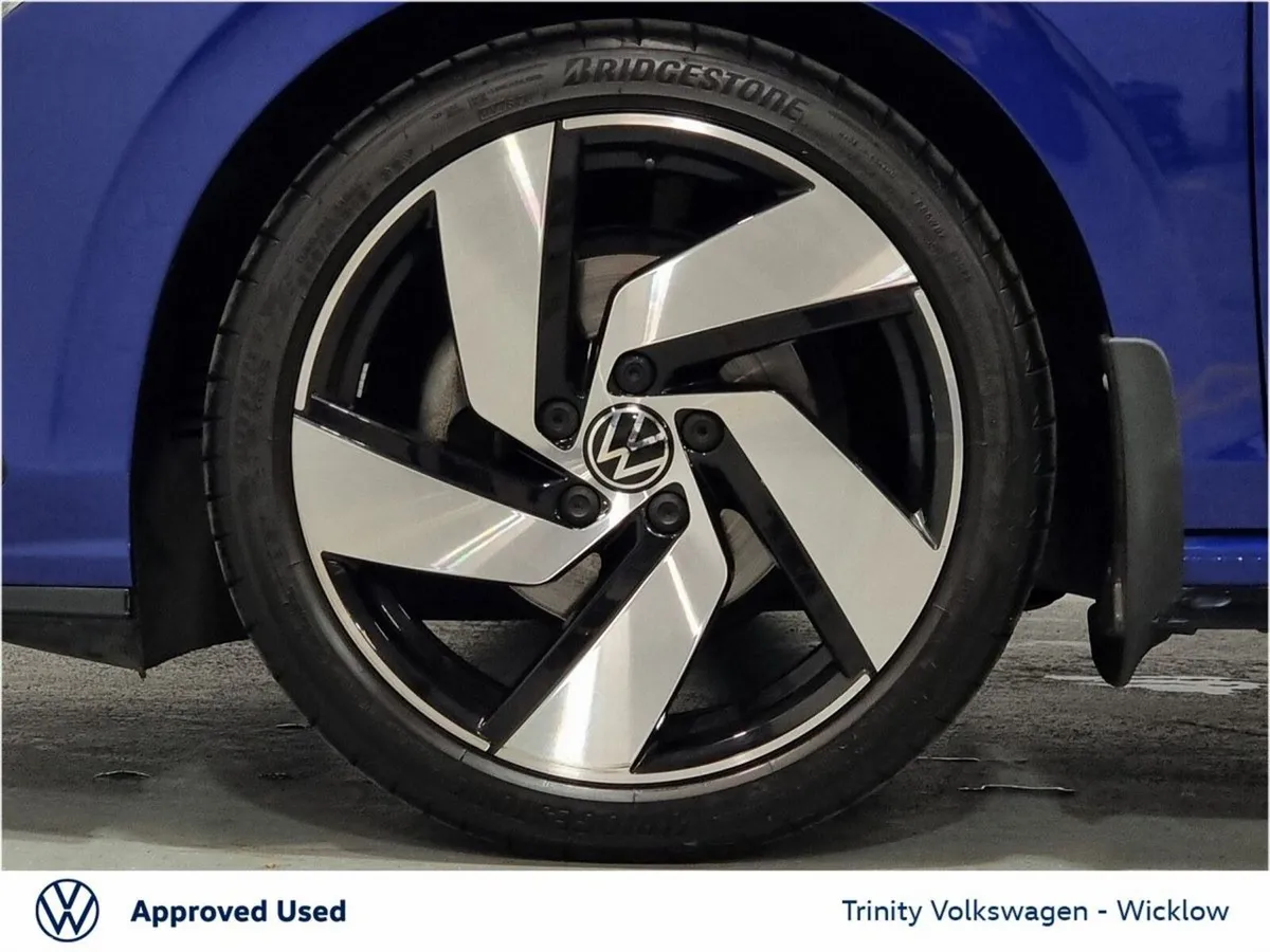 Volkswagen Golf Estate, Petrol, 2023, Blue