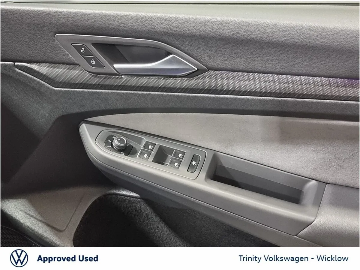 Volkswagen Golf Estate, Petrol, 2023, Blue