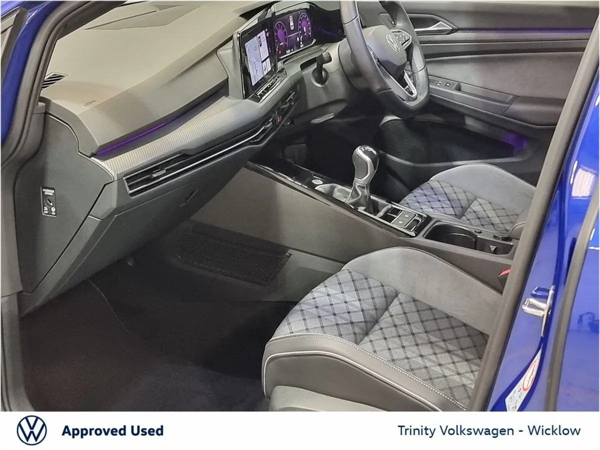 Volkswagen Golf Estate, Petrol, 2023, Blue