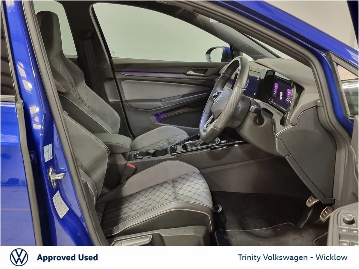 Volkswagen Golf Estate, Petrol, 2023, Blue