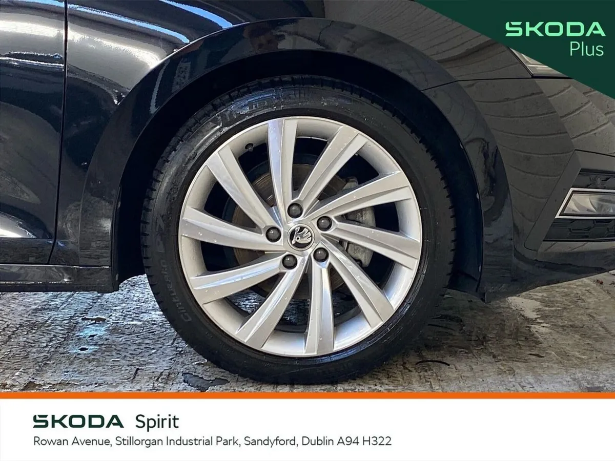 Skoda Octavia Saloon, Petrol, 2024, Black