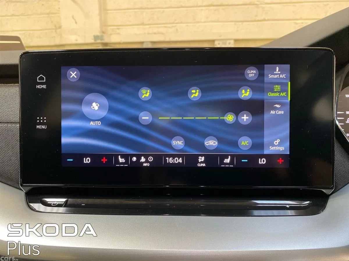Skoda Octavia Saloon, Petrol, 2024, Black