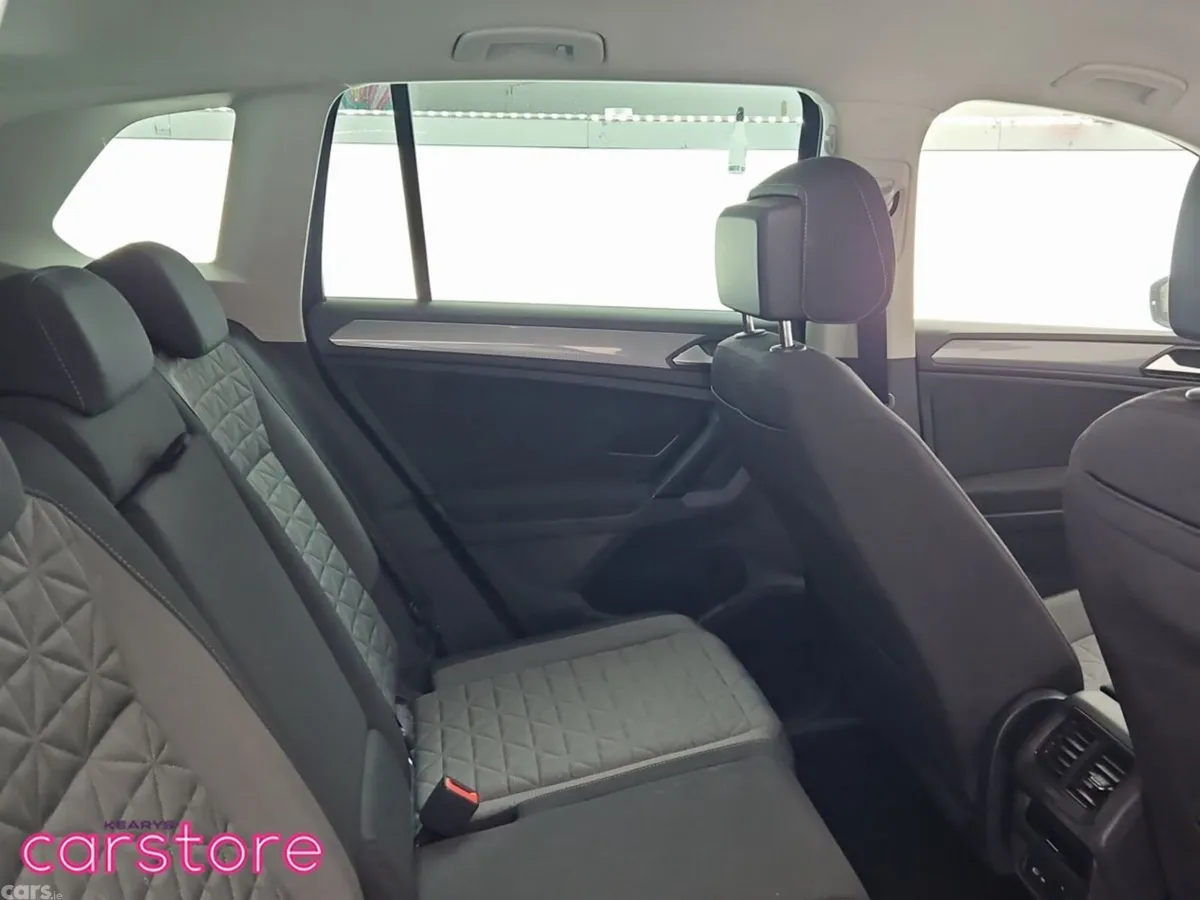 Volkswagen Tiguan SUV, Petrol Hybrid, 2023, Blue