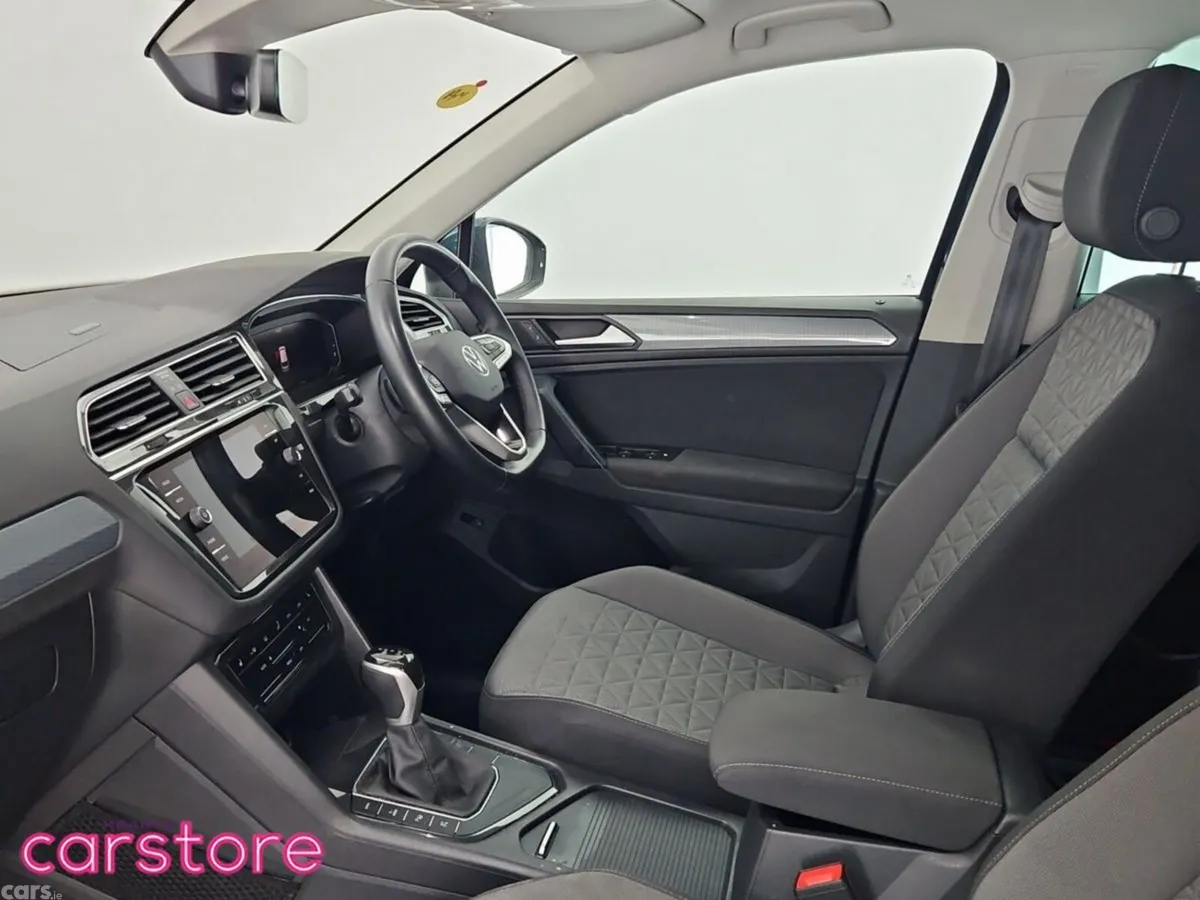 Volkswagen Tiguan SUV, Petrol Hybrid, 2023, Blue