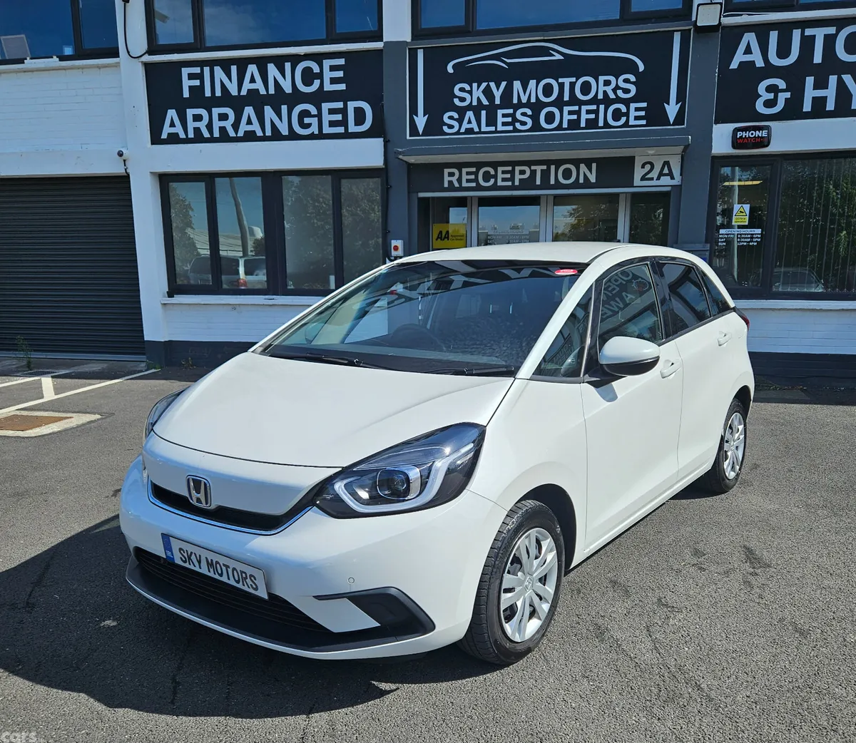 Honda Fit Hatchback, Petrol Hybrid, 2022, White